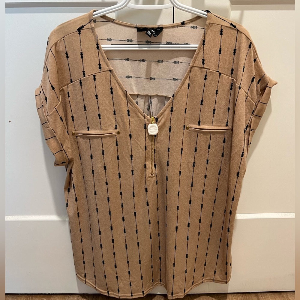 Flower & Feather woman’s shirt size 1X